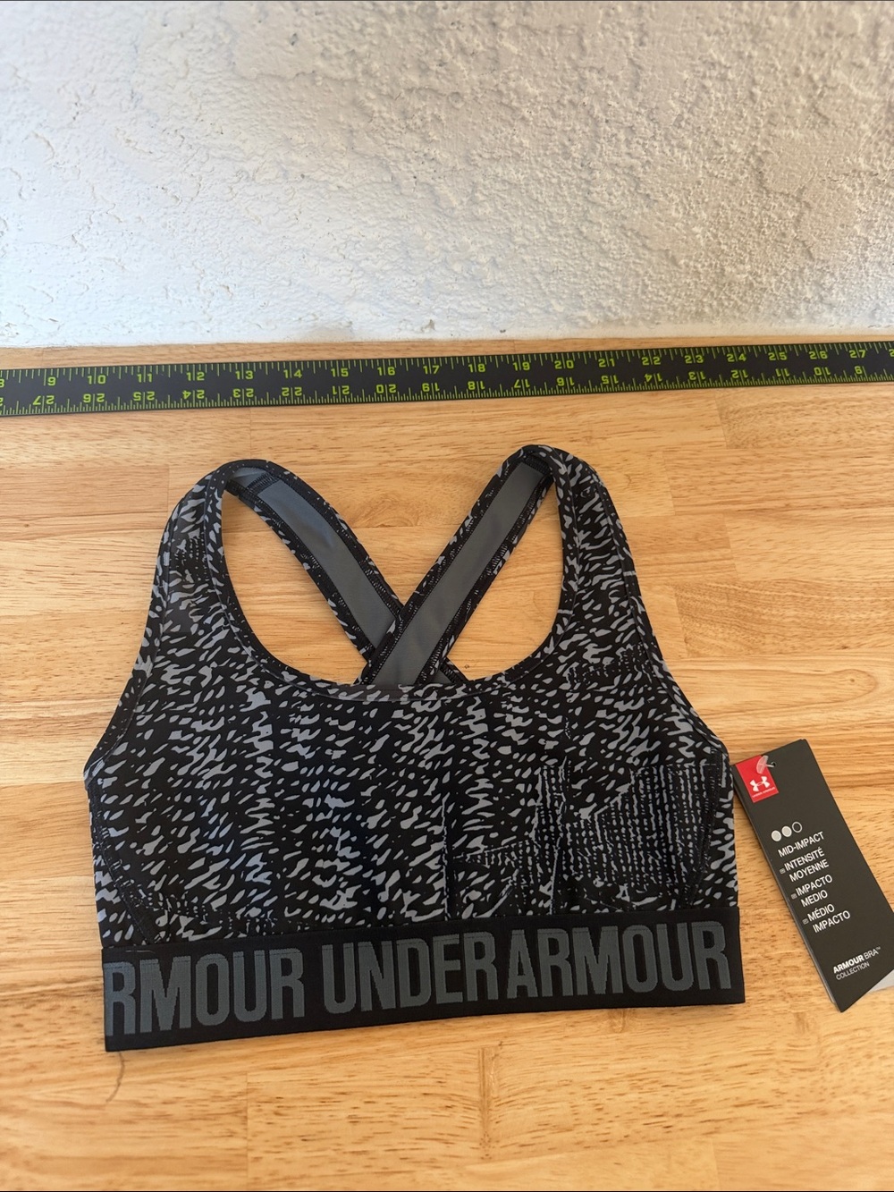 Under Armour Black & Gray Printed Crossback Sports Bra